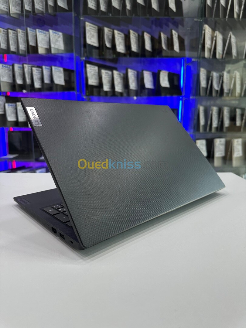 Lenovo V15 Gen3 i5-12éme 8GB 256GB 15,6" FHD