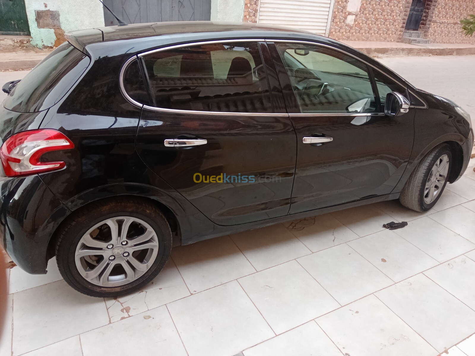 Peugeot 208 2015 Allure