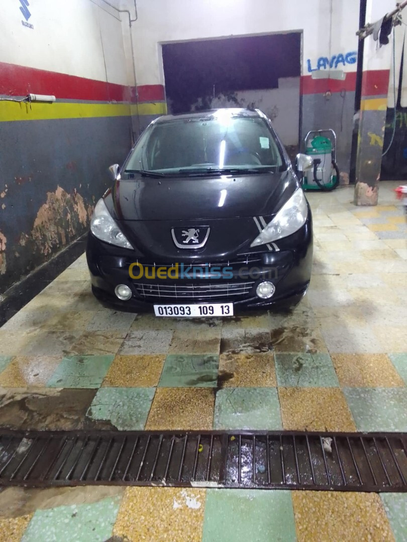 Peugeot 207 2009 Essence 16 V