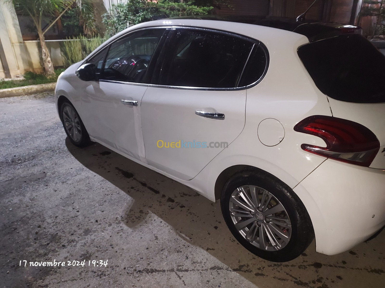 Peugeot 208 2015 Allure Facelift