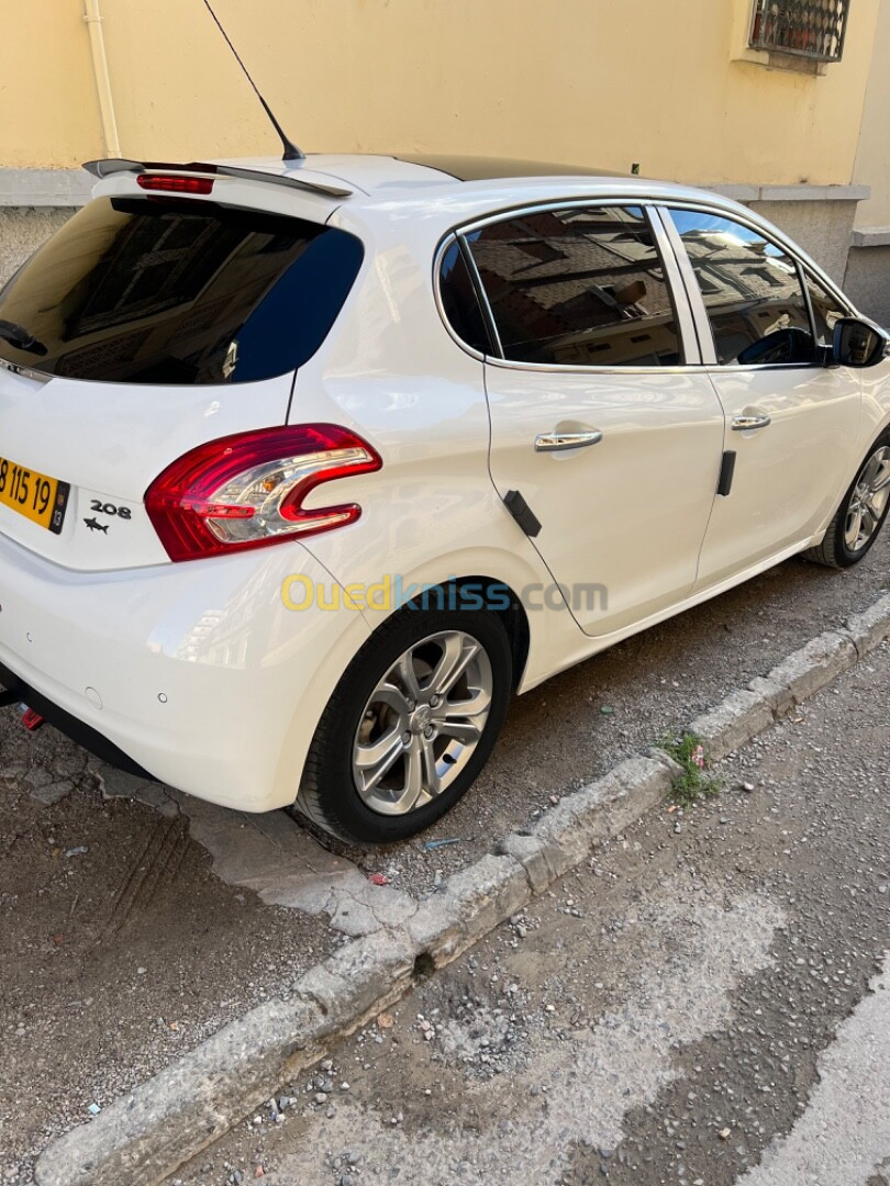 Peugeot 208 2015 