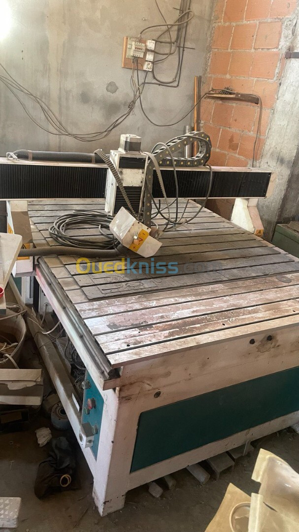  TABLE CNC 1200*2400 Bonne occasion, Garantie électronique : 6 mois