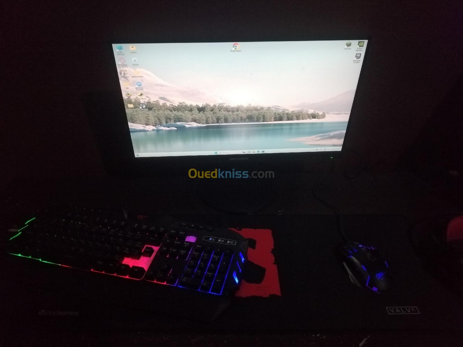 Pc+écran+clavier+souri+tapis de souri+cassue