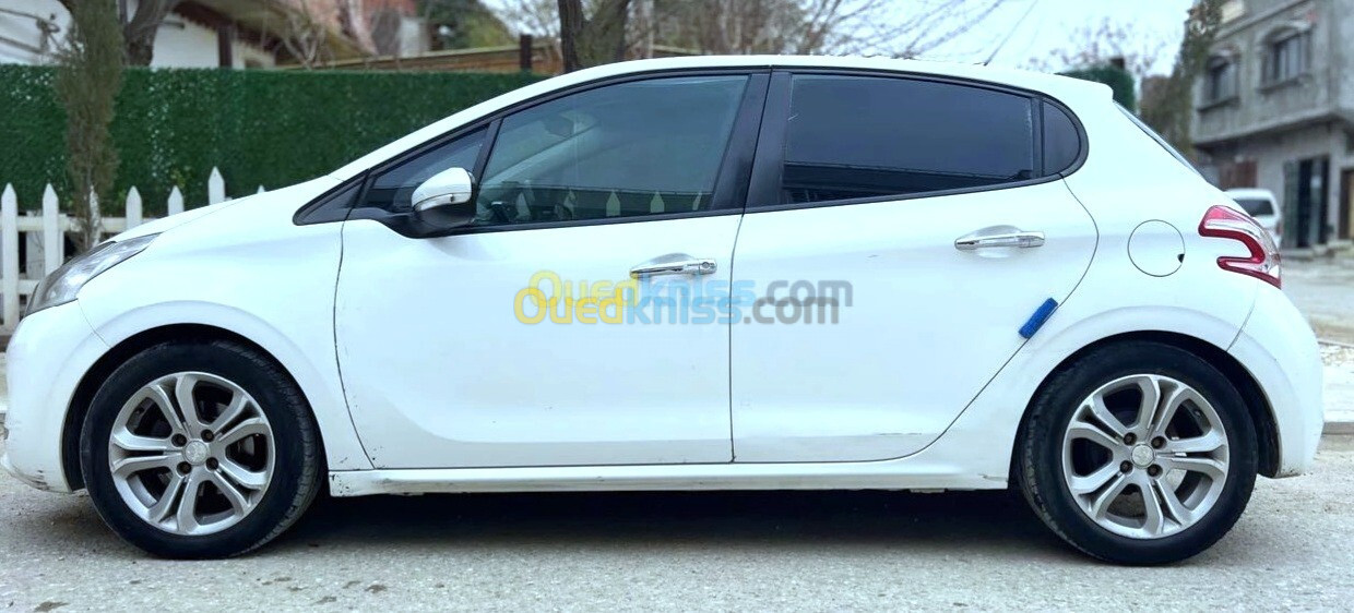 Peugeot 208 2013 Allure