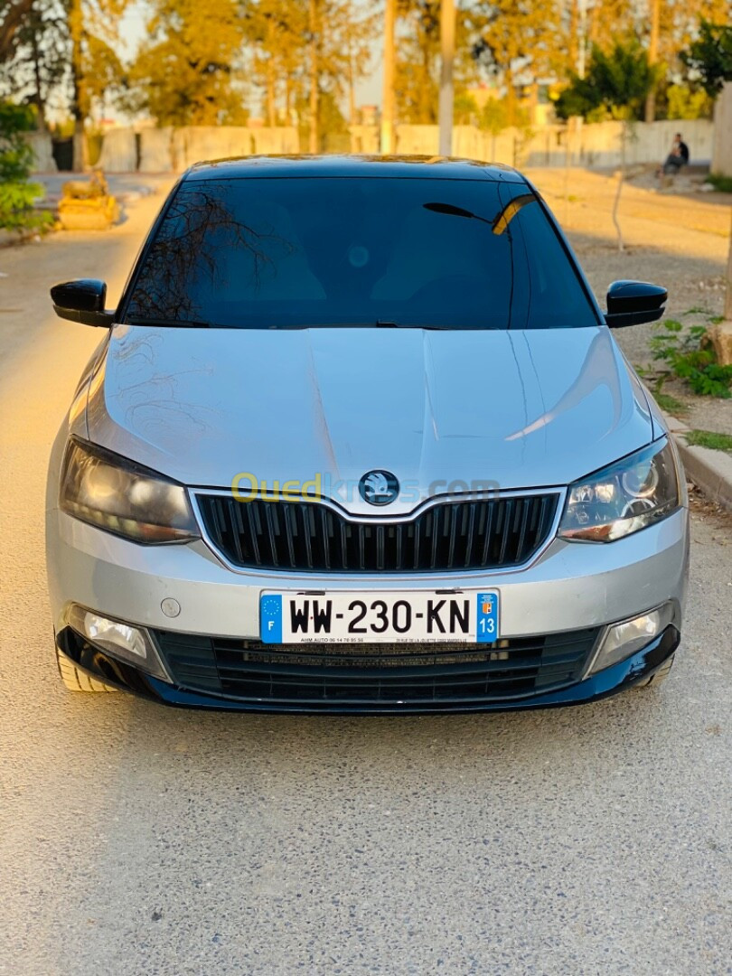 Skoda Fabia 2016 Style (avec toit panoramique)