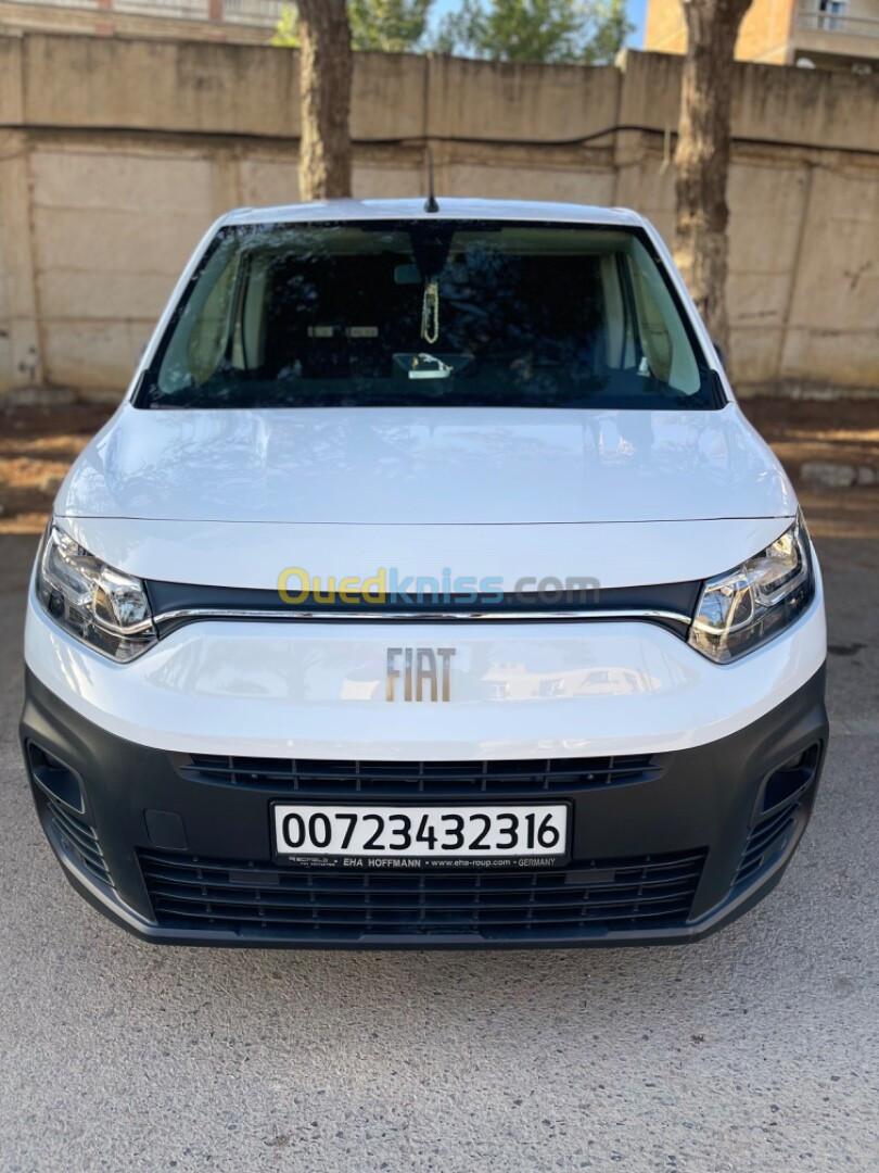 Fiat Doblo 2023 italien