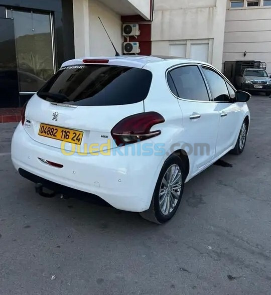 Peugeot 208 2016 