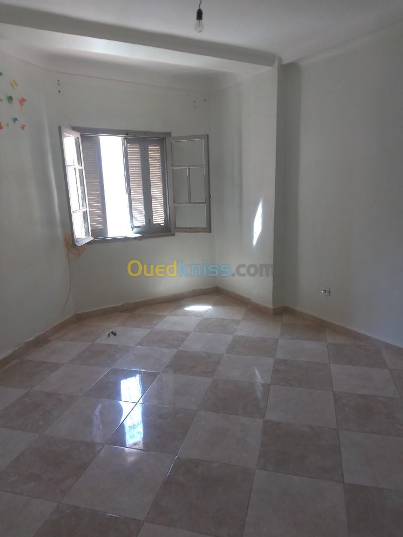 Vente Appartement F4 Chlef Tenes