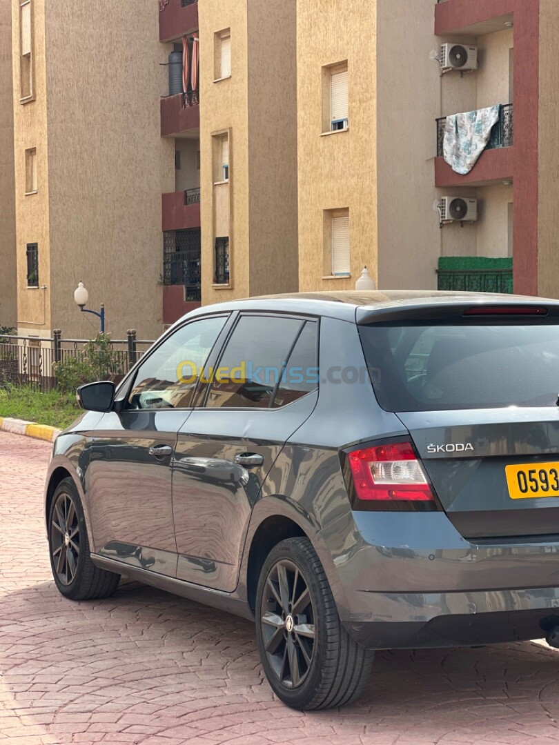 Skoda Fabia 2018 Style (avec toit panoramique)