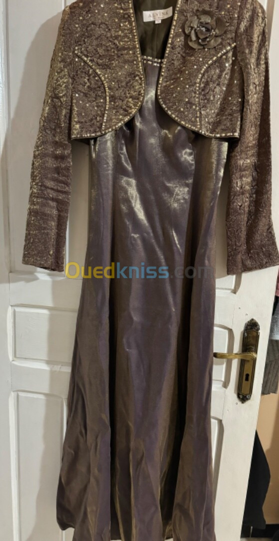 Robe de soirée marron dorée