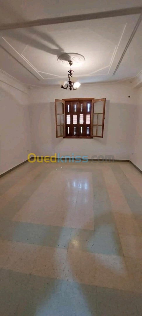 Location Niveau De Villa F4 Guelma Guelma