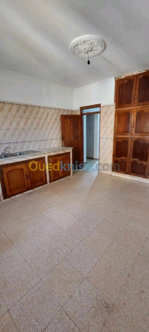 Location Niveau De Villa F4 Guelma Guelma