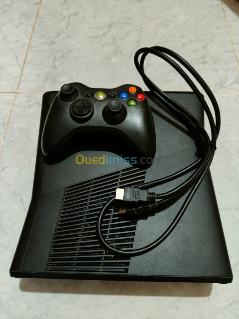 Xbox360/ 25 jeux & manette original/ tlf : 0697385235