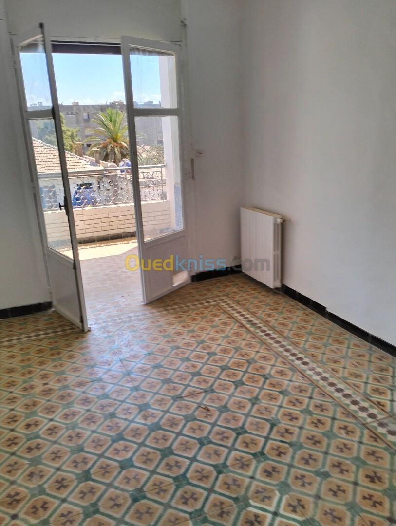 Location Appartement F03 Alger Bouzareah