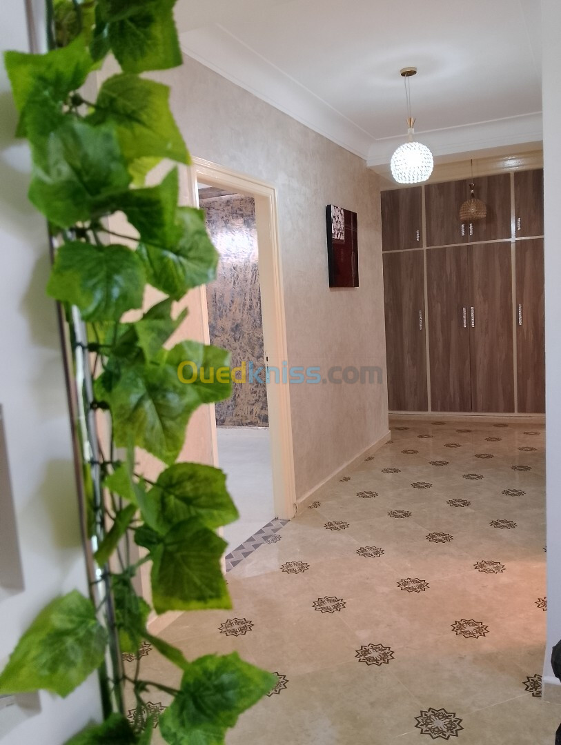 Location Appartement F4 Alger Souidania