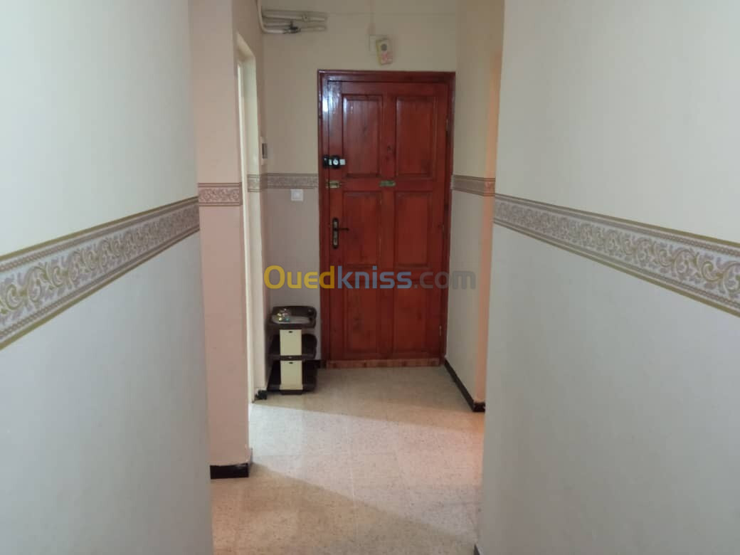 Location vacances Appartement F3 Alger Bab ezzouar