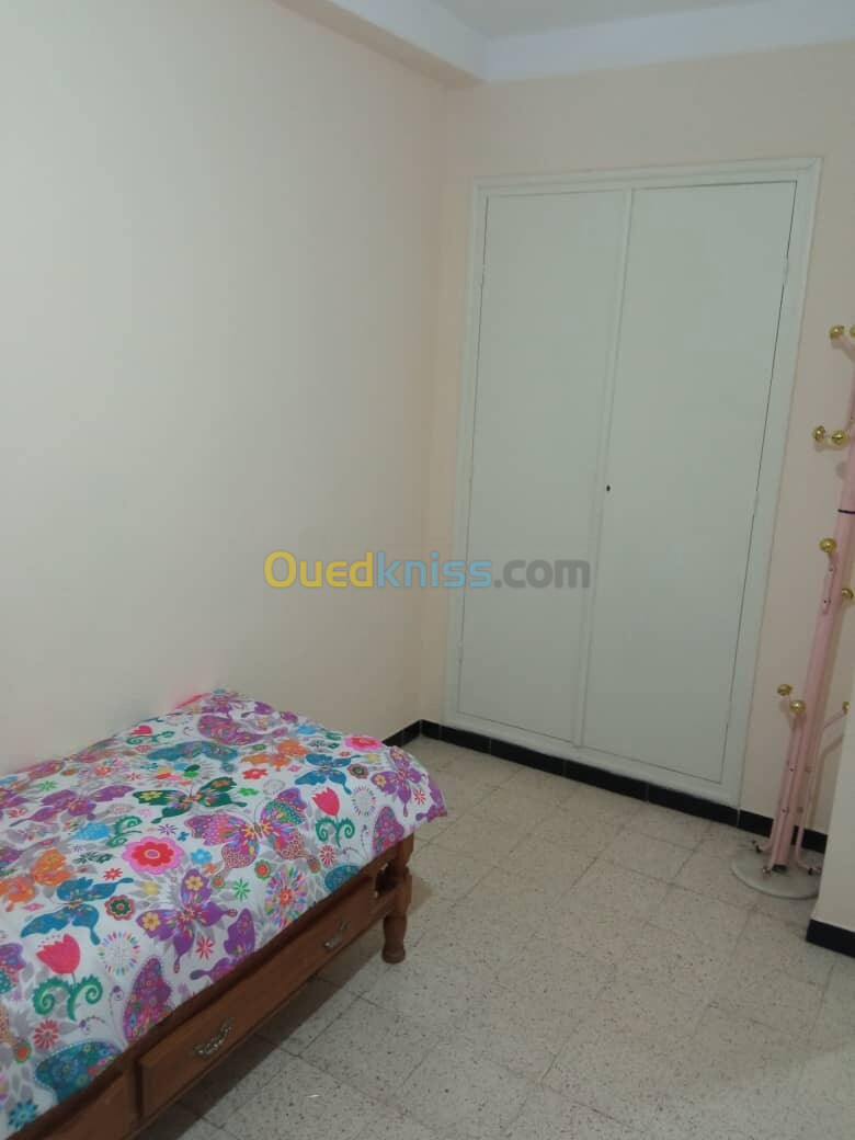 Location vacances Appartement F3 Alger Bab ezzouar