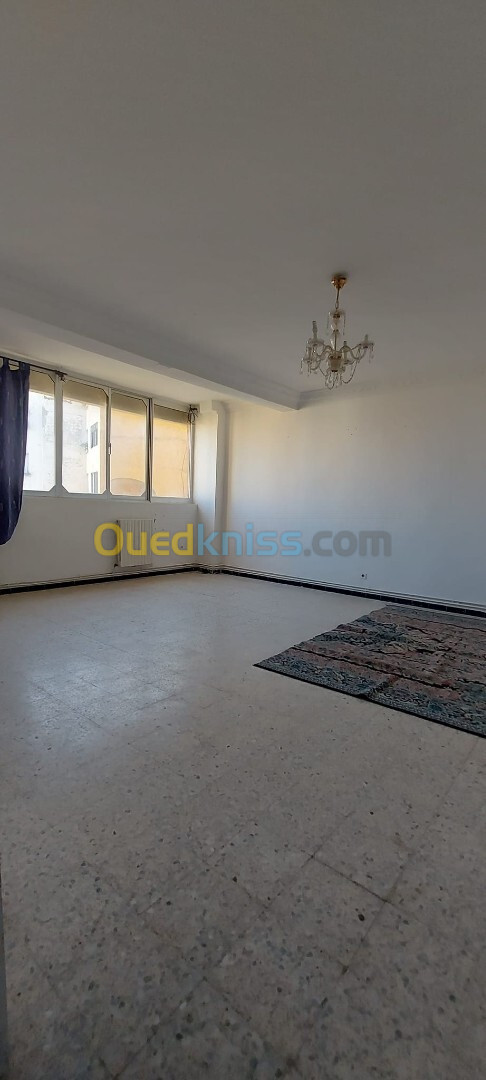 Location Appartement F4 Annaba Annaba