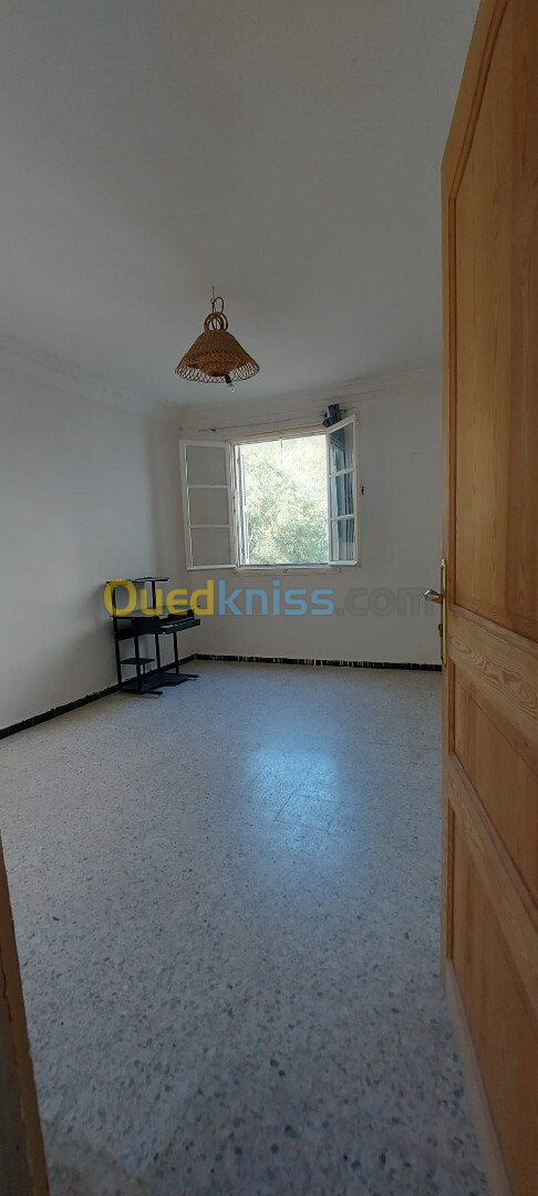 Location Appartement F4 Annaba Annaba