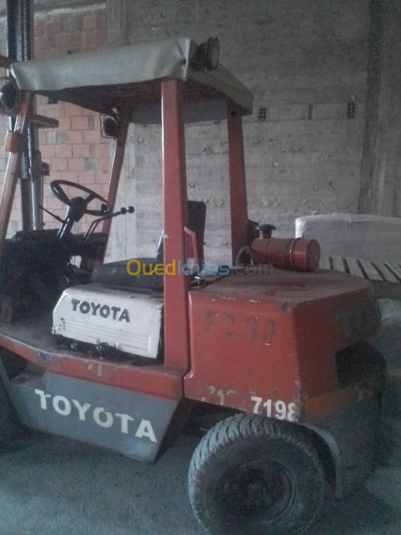 Toyota CLARK   3 tonne 1986