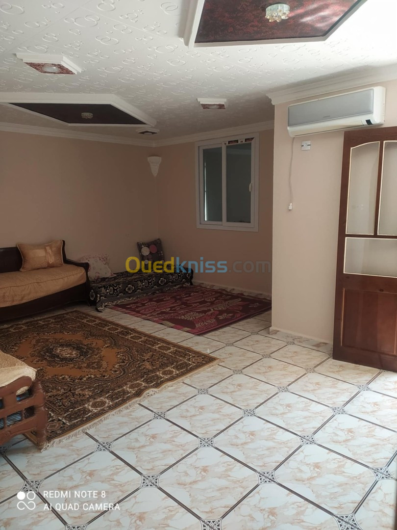 Location vacances Appartement F3 Skikda Collo