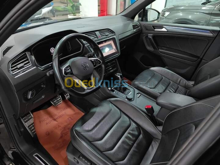 Volkswagen Tiguan 2021 Black black