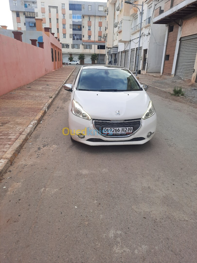 Peugeot 208 2012 Allure