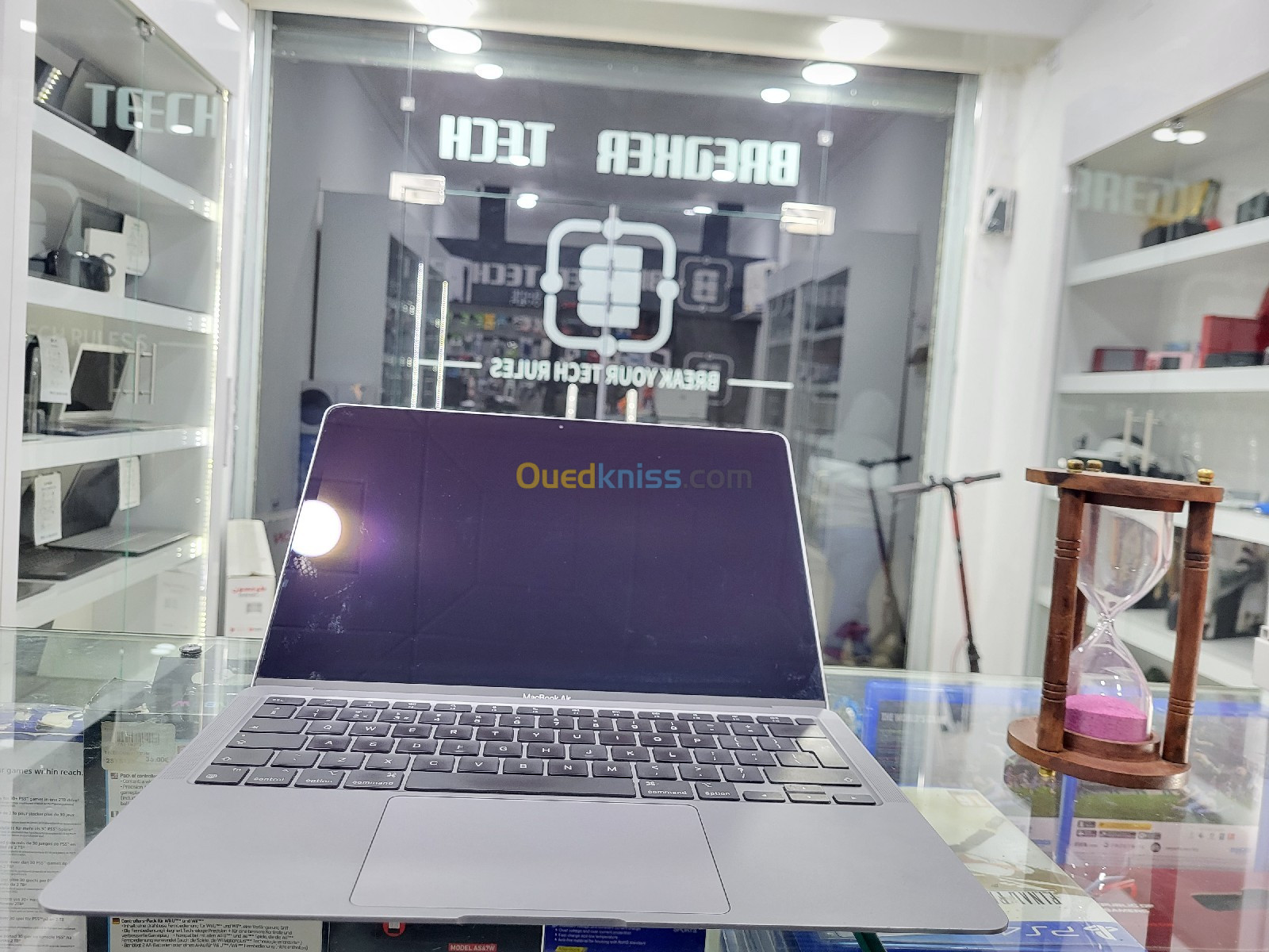 APPLE MACBOOK AIR 2020 M1 Cycle 118 - Bouira Algeria