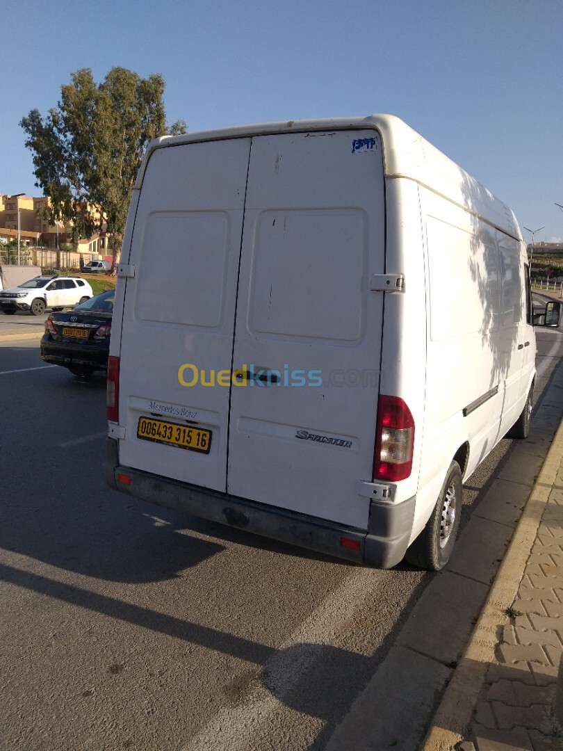 Mercedes Sprinter 2015 Surélevé chassis moyen