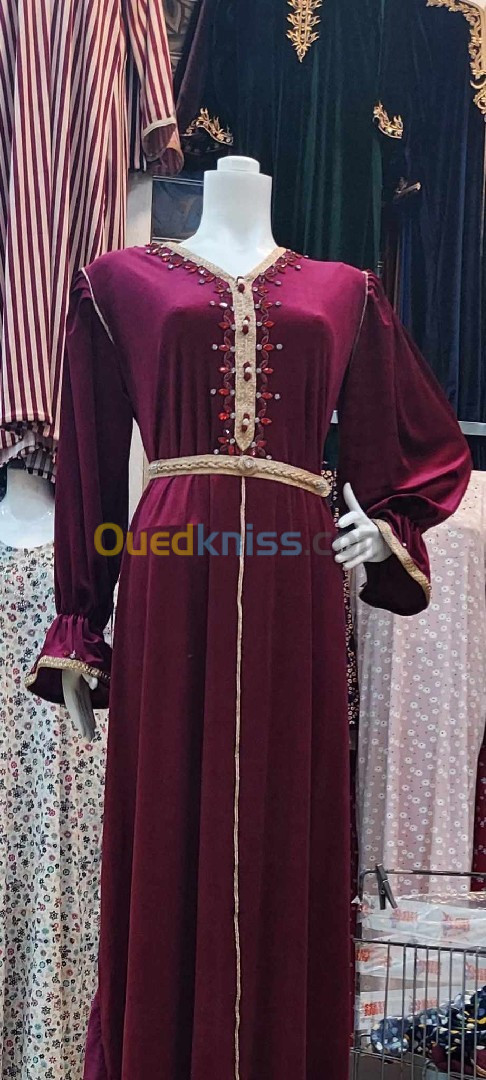 La robe caftan magnifique disponible 