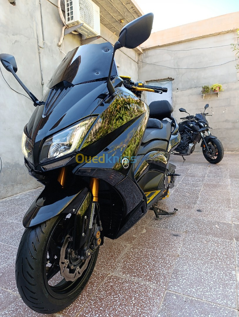 Yamaha Tmax 