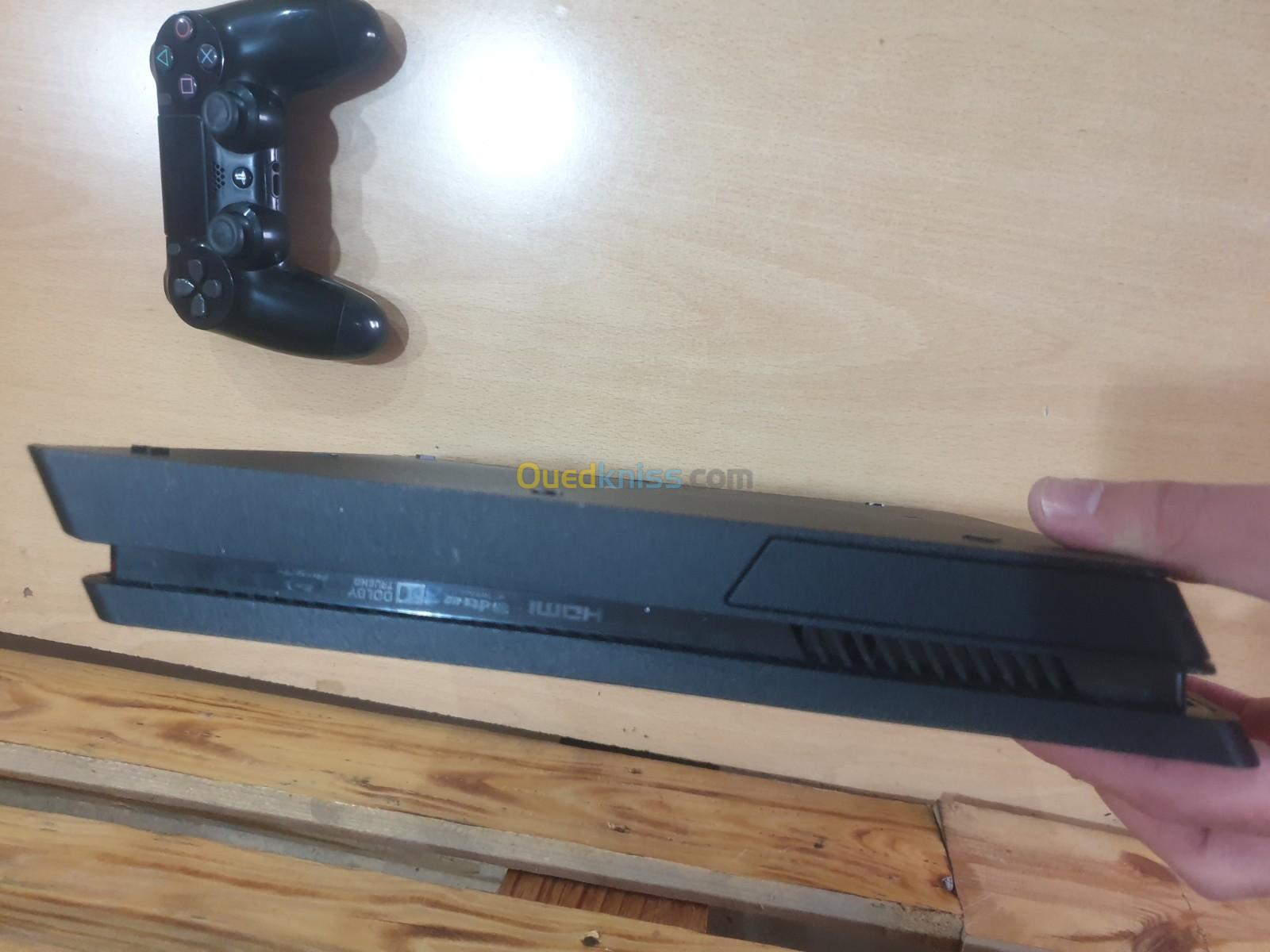 Playstation 4 slim 