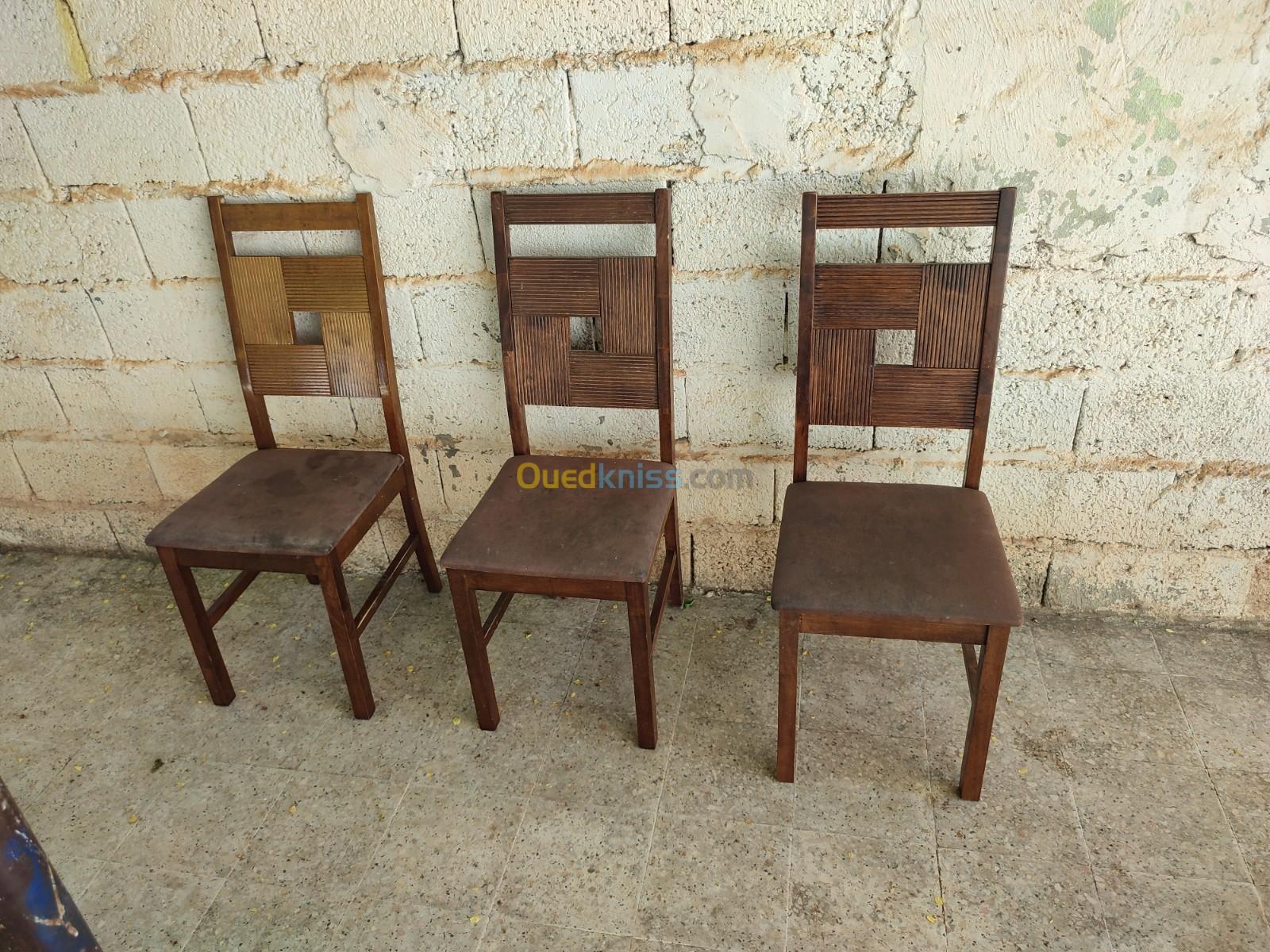 Table avec 3 chaises BONO