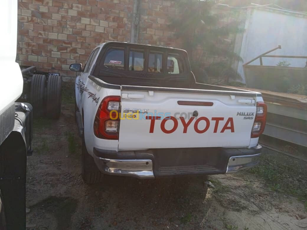 Toyota Hilux 2024 سعودي