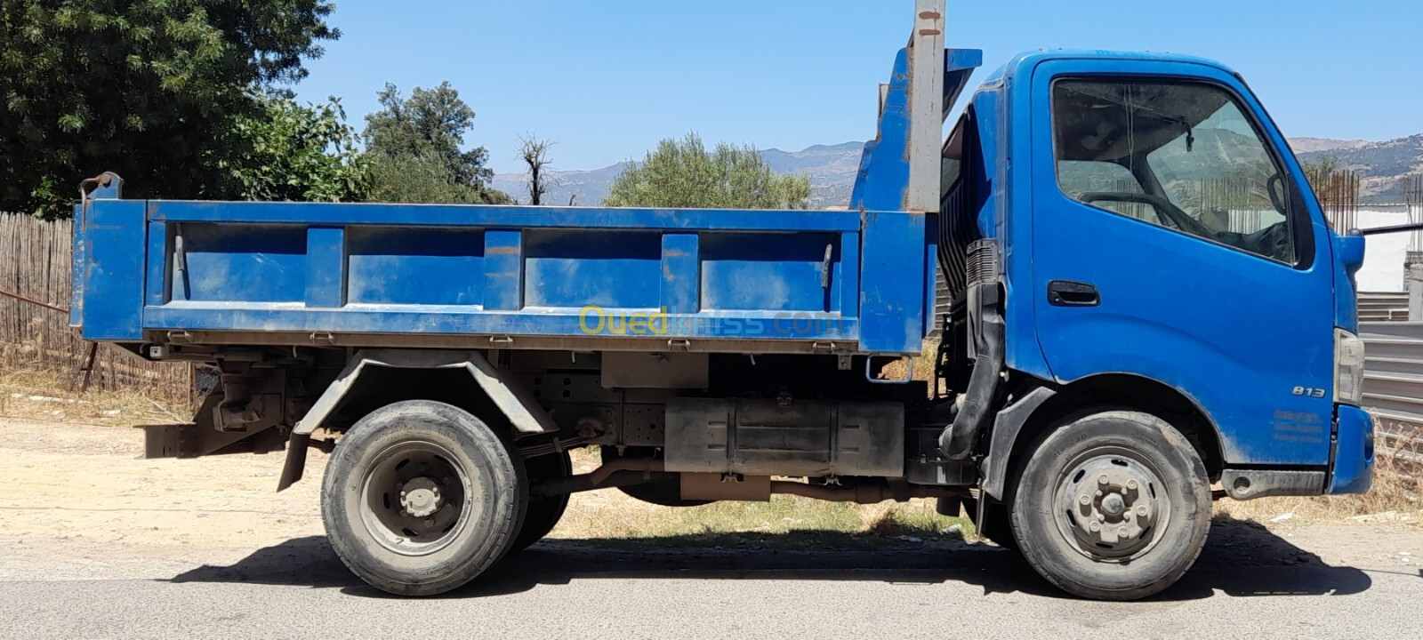 HINO 7.5 Tonnes Camion 2013