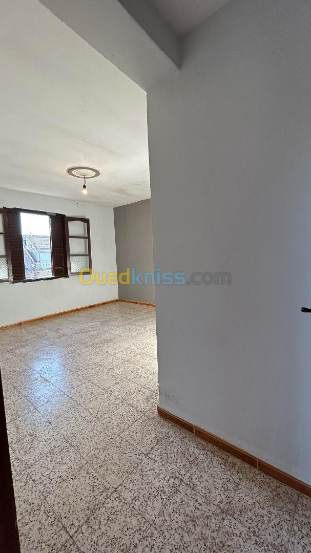 Location Appartement F2 Alger Les eucalyptus