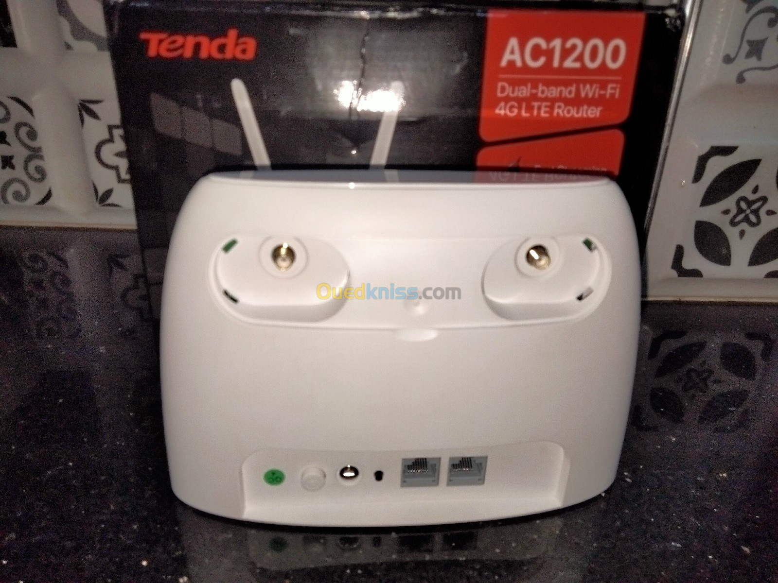 Tenda AC1200 Dual-Band Wi-Fi 4G LTE Router 4G07