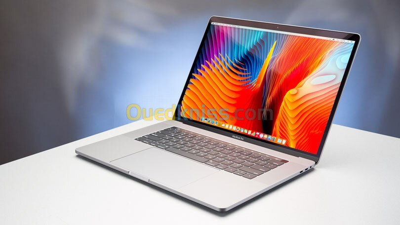 MACBOOK PRO RETINA 15.4 TOUCHBAR 2017 I7 2.8GHZ 16GO 512GO SSD AMD RADEON PRO 555 2GO 