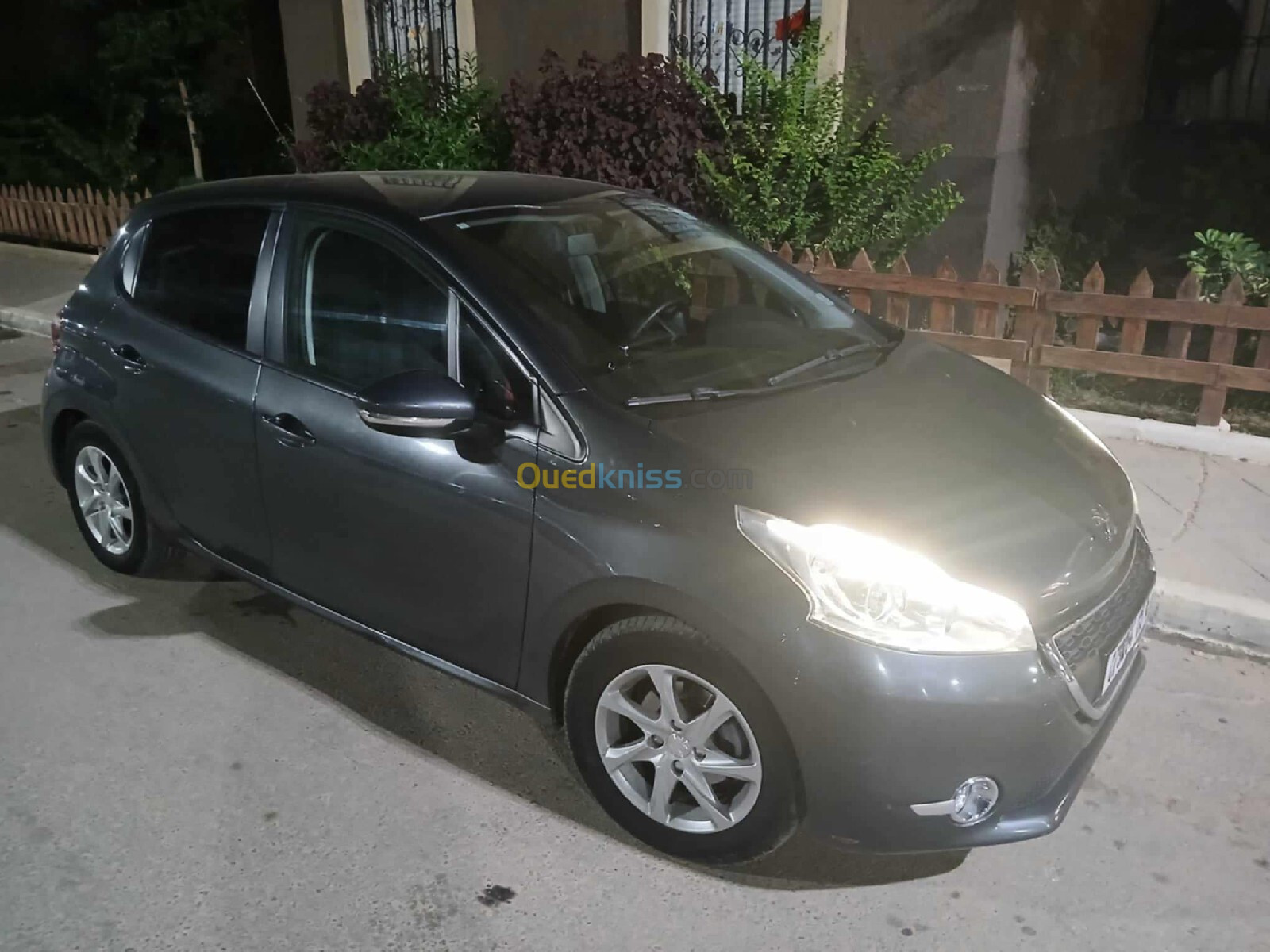 Peugeot 208 2015 