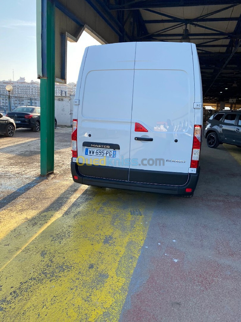 Renault Master 3 panneaux 2024