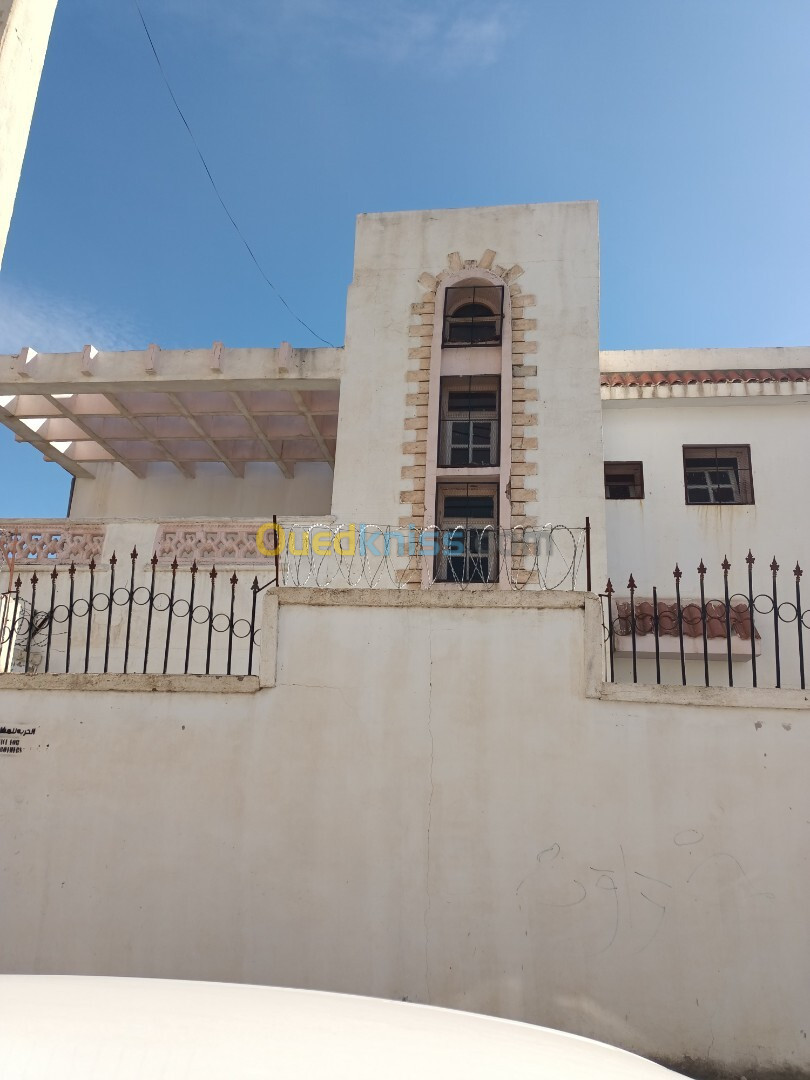 Location Appartement F4 Constantine Ain smara