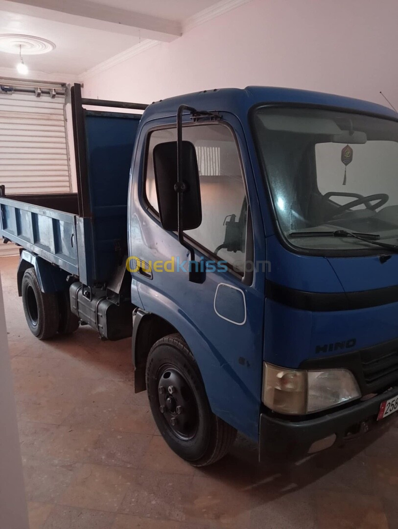 Hino300 Hino300 2011