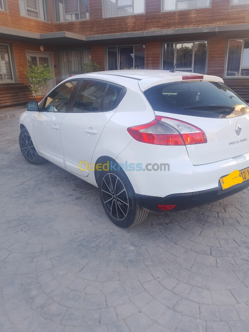 Renault Megane 3 2012 Play