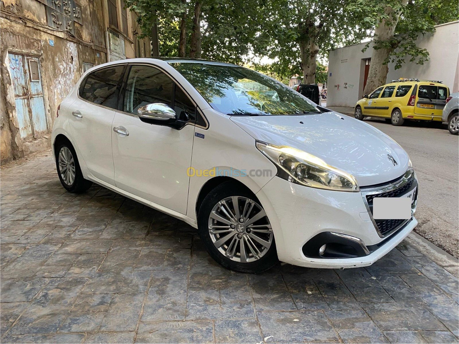 Peugeot 208 2016 Allure Facelift