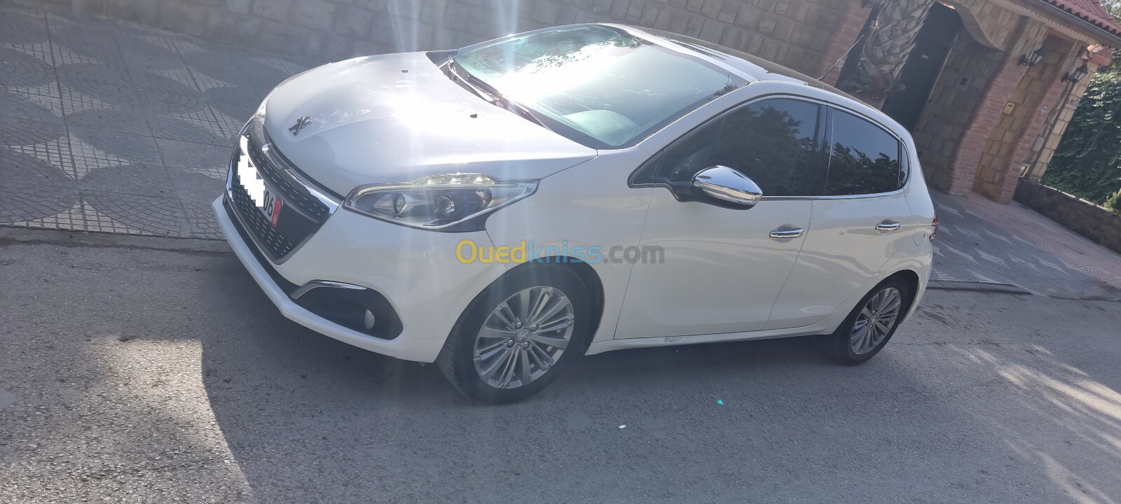 Peugeot 208 2015 Allure Facelift