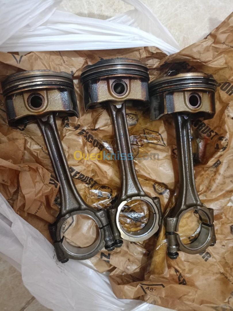  3 Bielle 208 essence avec coussinets et pistons 