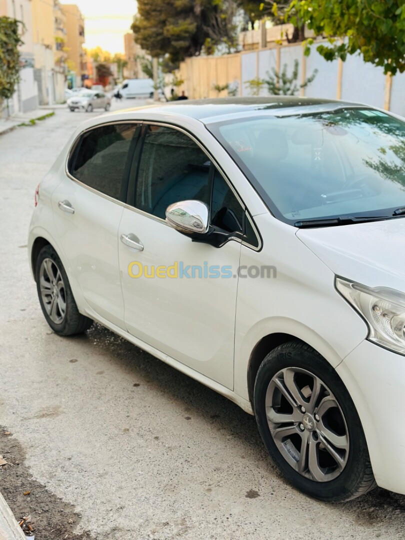 Peugeot 208 2014 Allure