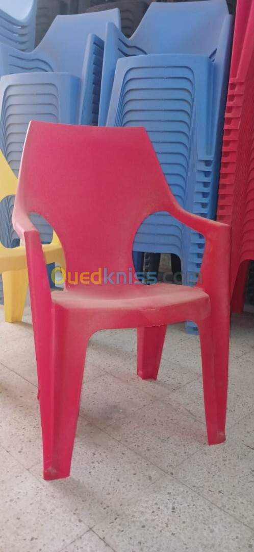 tables et chaises plastique