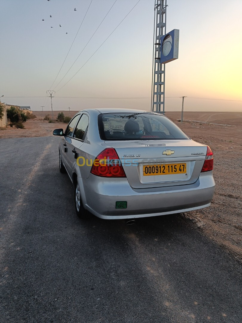 Chevrolet Aveo 4 portes 2015 la toute