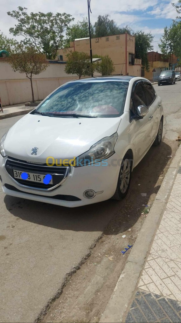 Peugeot 208 2015 Allure Facelift